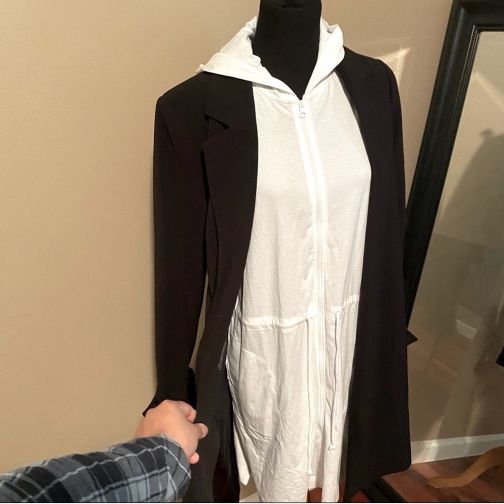 H&M black blazer - Picture 2 of 15